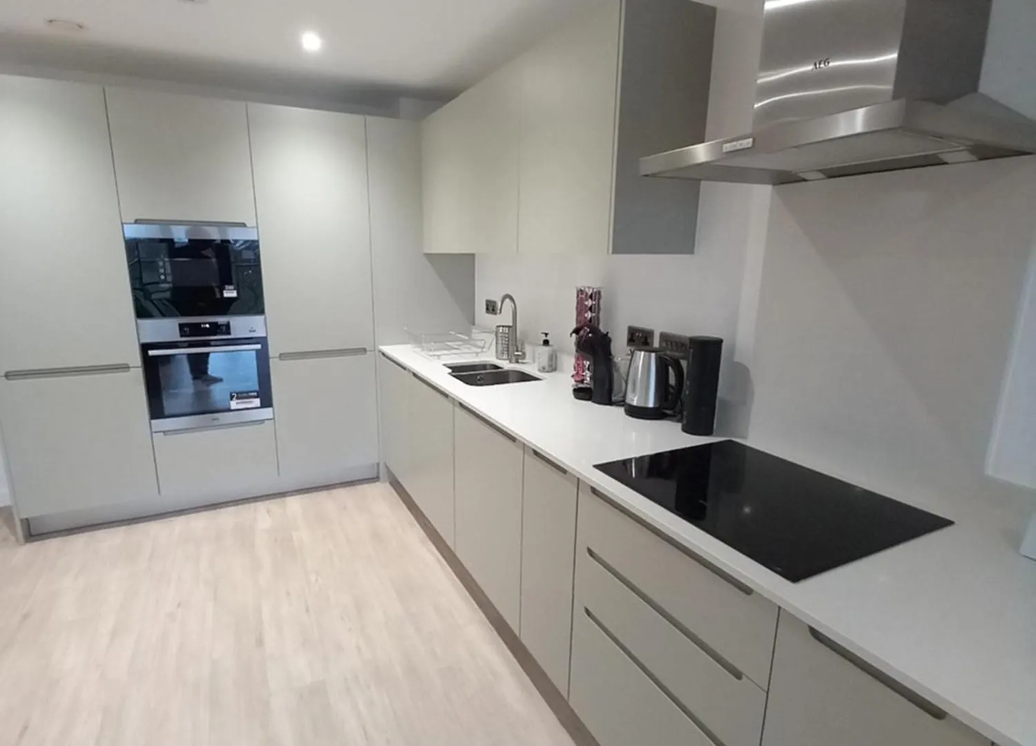 Central Modern And Spacious River View Apartment With Parking ノッティンガム