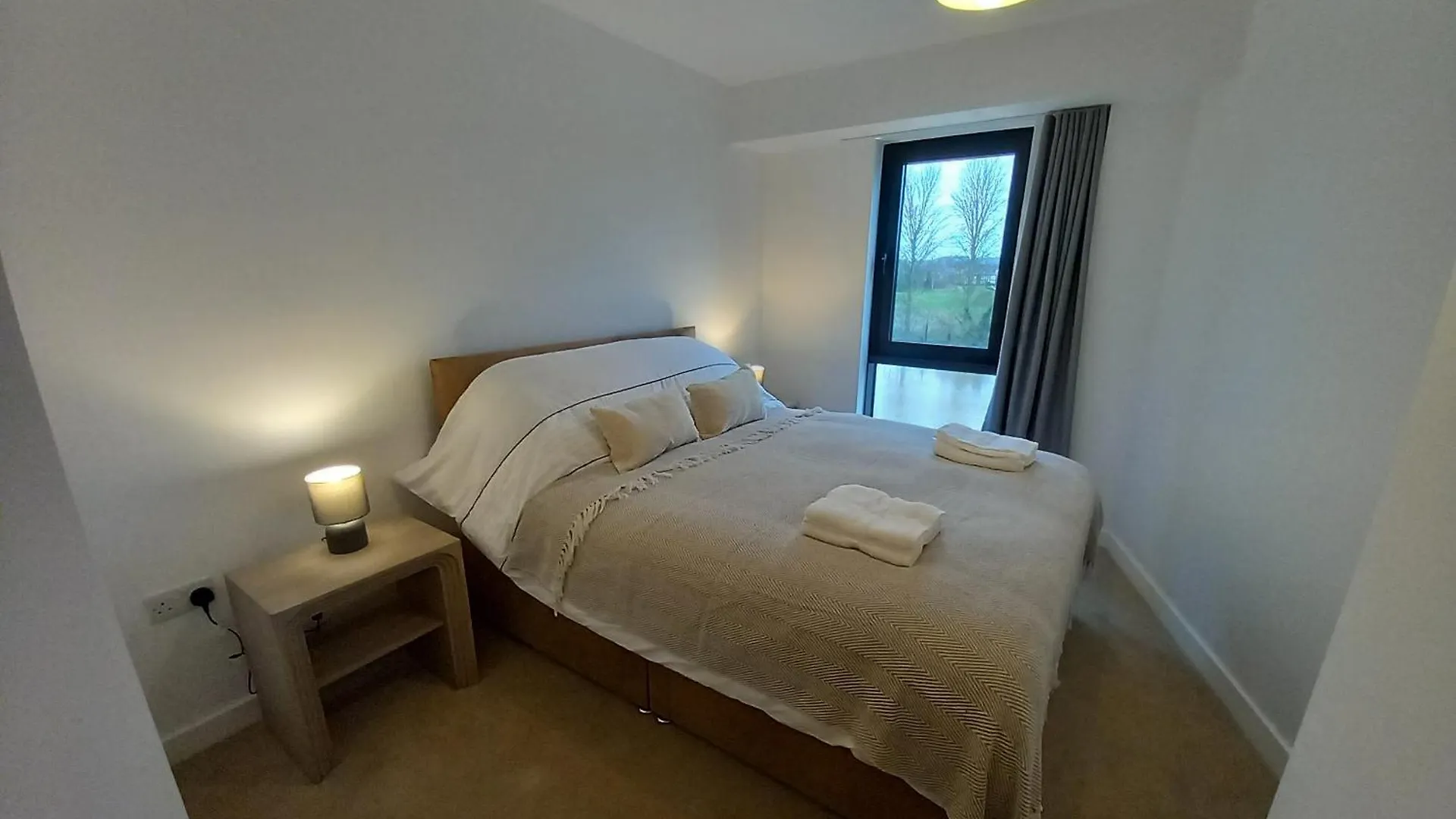 Central Modern And Spacious River View Apartment With Parking ノッティンガム