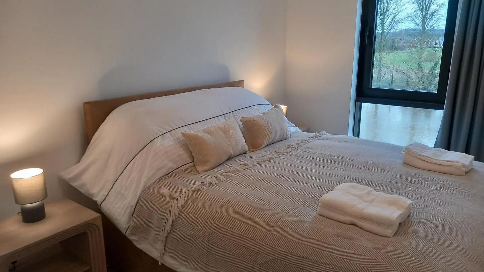 Central Modern And Spacious River View Apartment With Parking ノッティンガム イギリス